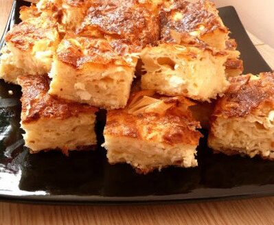Класическа баница със сирене и готови кори