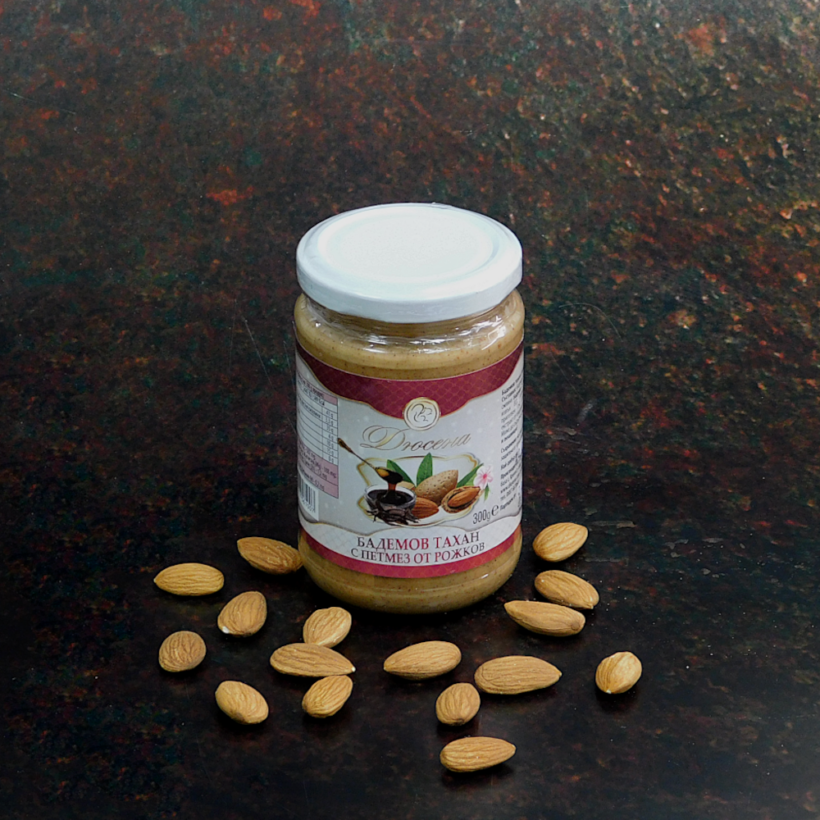 Бадемов тахан с петмез от рожков 300 гр Бадемов тахан с петмез от рожков 300 гр