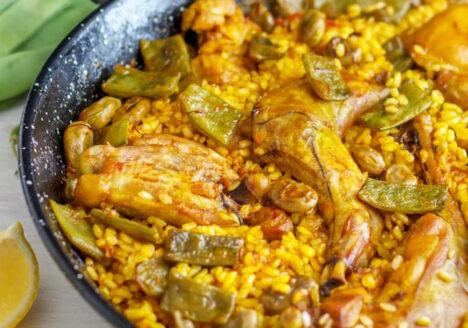 паеля със заешко месо