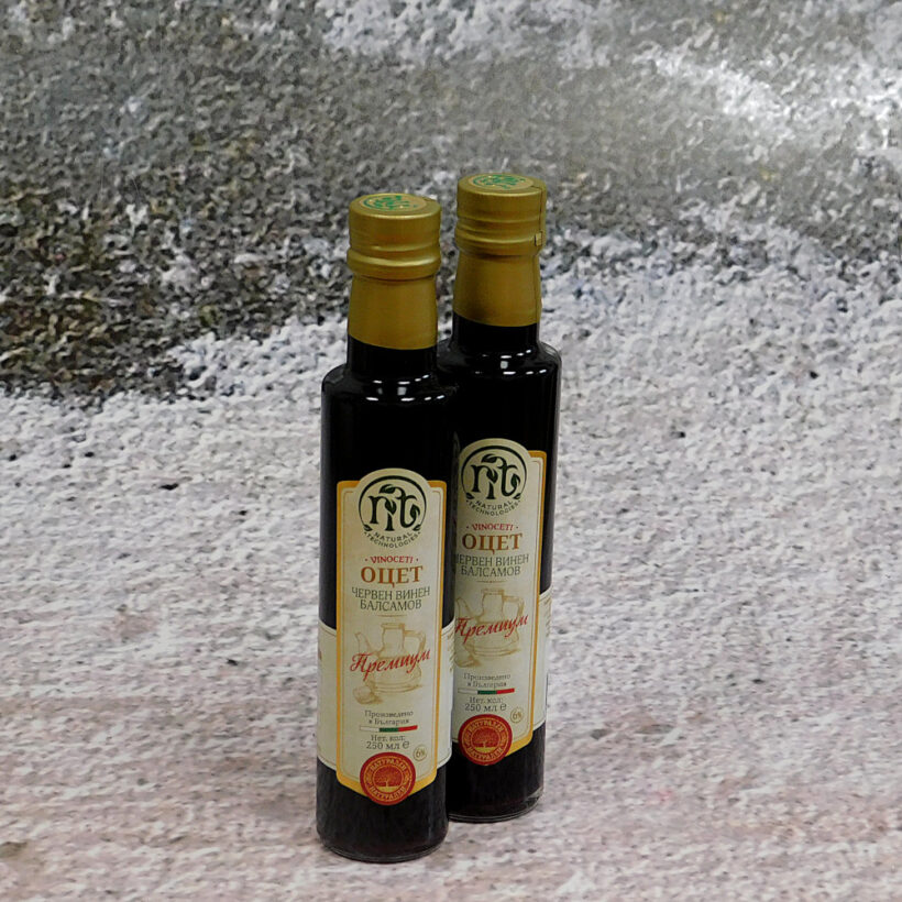 Червен винен балсамов оцет Червен винен балсамов оцет